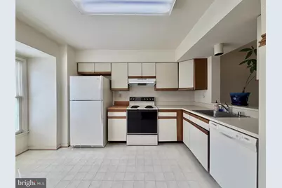 3824 Swan House Court, Burtonsville, MD 20866 - Photo 3