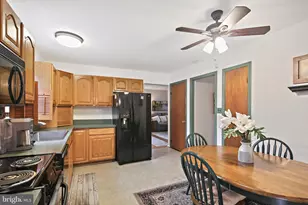 12624 Summerwood Dr, Silver Spring, MD 20904 - Photo 11