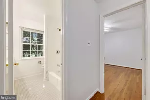 8208 Gainsborough Ct W, Potomac, MD 20854 - Photo 35