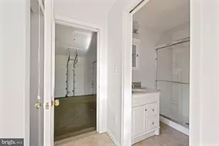 8208 Gainsborough Ct W, Potomac, MD 20854 - Photo 19