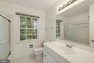 8208 Gainsborough Ct W, Potomac, MD 20854 - Photo 29