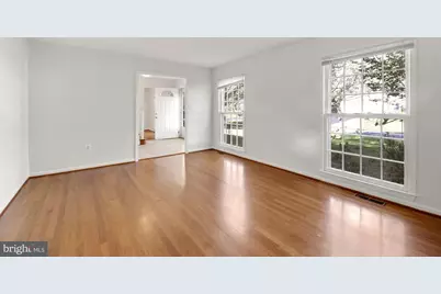 8208 Gainsborough Court W, Potomac, MD 20854 - Photo 5