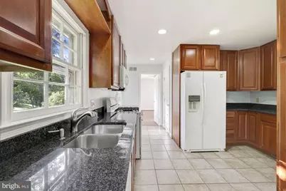 8208 Gainsborough Court W, Potomac, MD 20854 - Photo 9