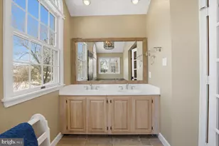 11221 Welland St, North Potomac, MD 20878 - Photo 41