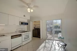 7687 Laytonia Dr, Gaithersburg, MD 20877 - Photo 11