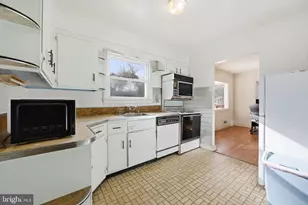 703 Northwest Dr, Silver Spring, MD 20901 - Photo 5