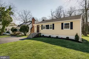 327 Howard Ave, Rockville, MD 20850 - Photo 3