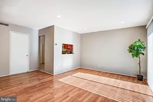 9930 Brookridge Ct, Gaithersburg, MD 20886 - Photo 5