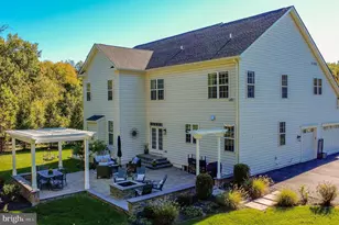 805 Lower Barn Wy, Olney, MD 20832 - Photo 5