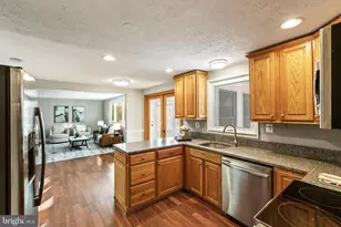 10133 Peanut Mill Dr, Gaithersburg, MD 20882 - Photo 15