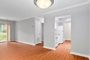 18334 Streamside Dr, Gaithersburg, MD 20879 - Photo 9