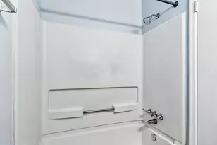 18334 Streamside Dr, Gaithersburg, MD 20879 - Photo 21