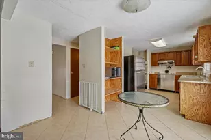 17105 Barnstable Dr, Rockville, MD 20855 - Photo 7