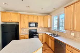 903 Crestfield Dr, Rockville, MD 20850 - Photo 3