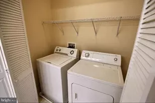 903 Crestfield Dr, Rockville, MD 20850 - Photo 17