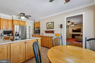 6205 Beechdale Ct, Rockville, MD 20855 - Photo 5