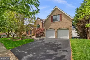 10217 Lakestone Pl, Rockville, MD 20850 - Photo 3