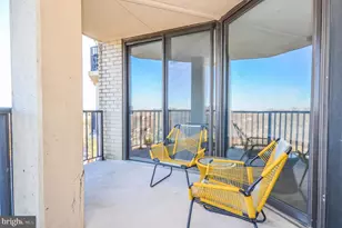 4242 East-West Hwy, Chevy Chase, MD 20815 - Photo 23