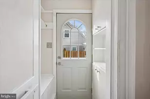 1004 Debeck Dr, Rockville, MD 20851 - Photo 17