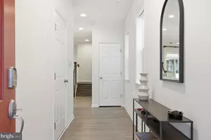 10237 Travilah Grove Cir, Rockville, MD 20850 - Photo 3