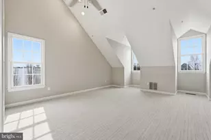 302 Fallsgrove Dr, Rockville, MD 20850 - Photo 33