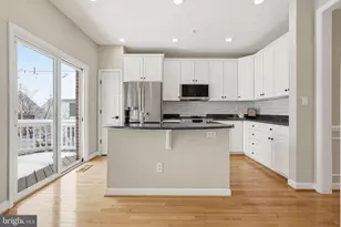 302 Fallsgrove Dr, Rockville, MD 20850 - Photo 9