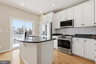 302 Fallsgrove Dr, Rockville, MD 20850 - Photo 11