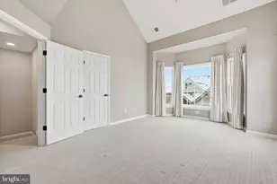 302 Fallsgrove Dr, Rockville, MD 20850 - Photo 23