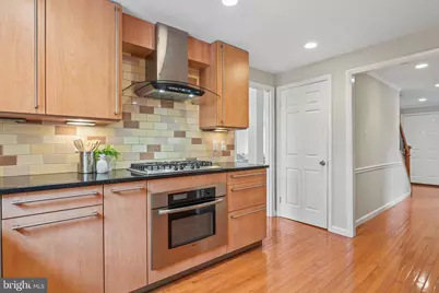 7425 Mahaska Drive, Derwood, MD 20855 - Photo 9