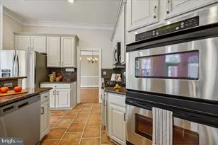 304 Summer Garden Way, Rockville, MD 20850 - Photo 23