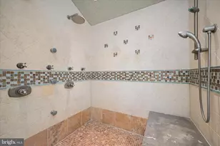 6801 Newbold Dr, Bethesda, MD 20817 - Photo 33