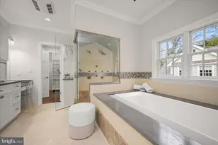 6801 Newbold Dr, Bethesda, MD 20817 - Photo 31