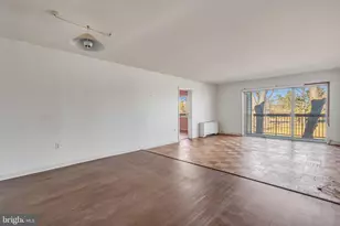 7400 Lakeview Dr, Bethesda, MD 20817 - Photo 5