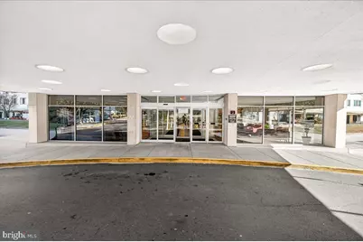 10201 Grosvenor Place #1626, Rockville, MD 20852 - Photo 3