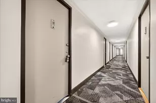 10201 Grosvenor Pl, Rockville, MD 20852 - Photo 21