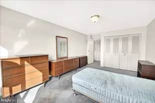 10201 Grosvenor Pl, Rockville, MD 20852 - Photo 17