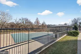 10201 Grosvenor Pl, Rockville, MD 20852 - Photo 31