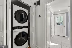 9886 Hollow Glen Pl, Silver Spring, MD 20910 - Photo 17