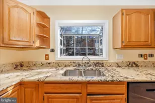 10134 Sterling Terrace, Rockville, MD 20850 - Photo 17