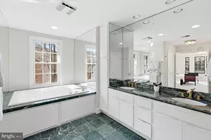 10033 Chartwell Manor, Potomac, MD 20854 - Photo 15