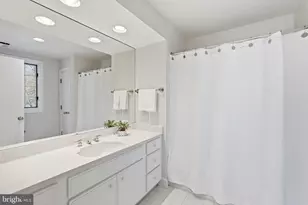 10033 Chartwell Manor, Potomac, MD 20854 - Photo 17