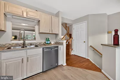 13524 Hayworth Drive, Potomac, MD 20854 - Photo 5