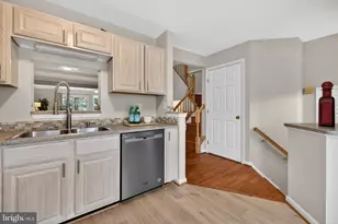 13524 Hayworth Dr, Potomac, MD 20854 - Photo 5