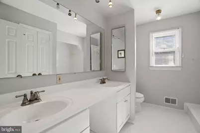 5700 Lake Christopher Drive, Rockville, MD 20855 - Photo 37