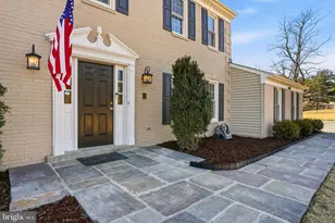 5700 Lake Christopher Dr, Rockville, MD 20855 - Photo 5