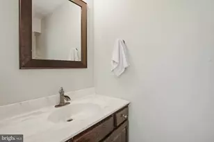 5700 Lake Christopher Dr, Rockville, MD 20855 - Photo 23