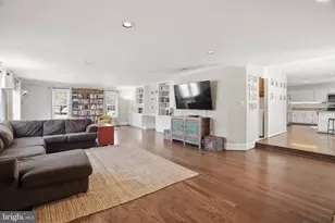 5700 Lake Christopher Dr, Rockville, MD 20855 - Photo 7