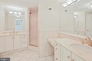 10401 Grosvenor Pl, Rockville, MD 20852 - Photo 43