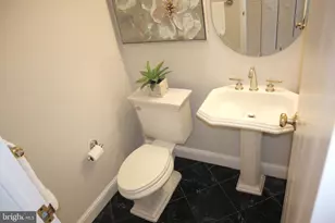 10401 Grosvenor Pl, Rockville, MD 20852 - Photo 37