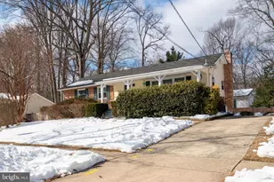 13832 Dowlais Dr, Rockville, MD 20853 - Photo 3